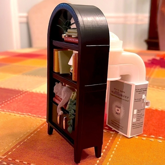 Brand New Bath & Body Works Nightlight Wallflower Plug Cat Bookcase Library - Picture 11 of 12